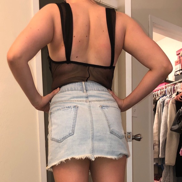 𝐒𝐄𝐐𝐔𝐈𝐍 𝐋𝐈𝐍𝐆𝐄𝐑𝐈𝐄 𝐁𝐎𝐃𝐘 𝐒𝐔𝐈𝐓 - Picture 3 of 4